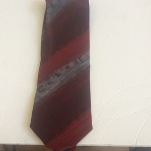 FINAL MARKDOWN Men’s j Ferrar silk tie